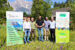 Wilhelm Graiss (Abteilungsleiter Vegetations- und Biodiversitätsmanagement, HBLFA Raumberg-Gumpenstein), Matthias Rode (Geschäftsführer Naturparke Steiermark), Naturschutzlandesrat Hannes Amesbauer, Oliver Gulas-Wöhri (Obmann Natur- und Geopark Steirische Eisenwurzen), Andreas Steinwidder (Stellvertretender Direktor, Leitung Forschung und Innovation, HBLFA Raumberg-Gumpenstein) (v.l.)  © Naturparke Steiermark; bei Quellenangabe honorarfrei